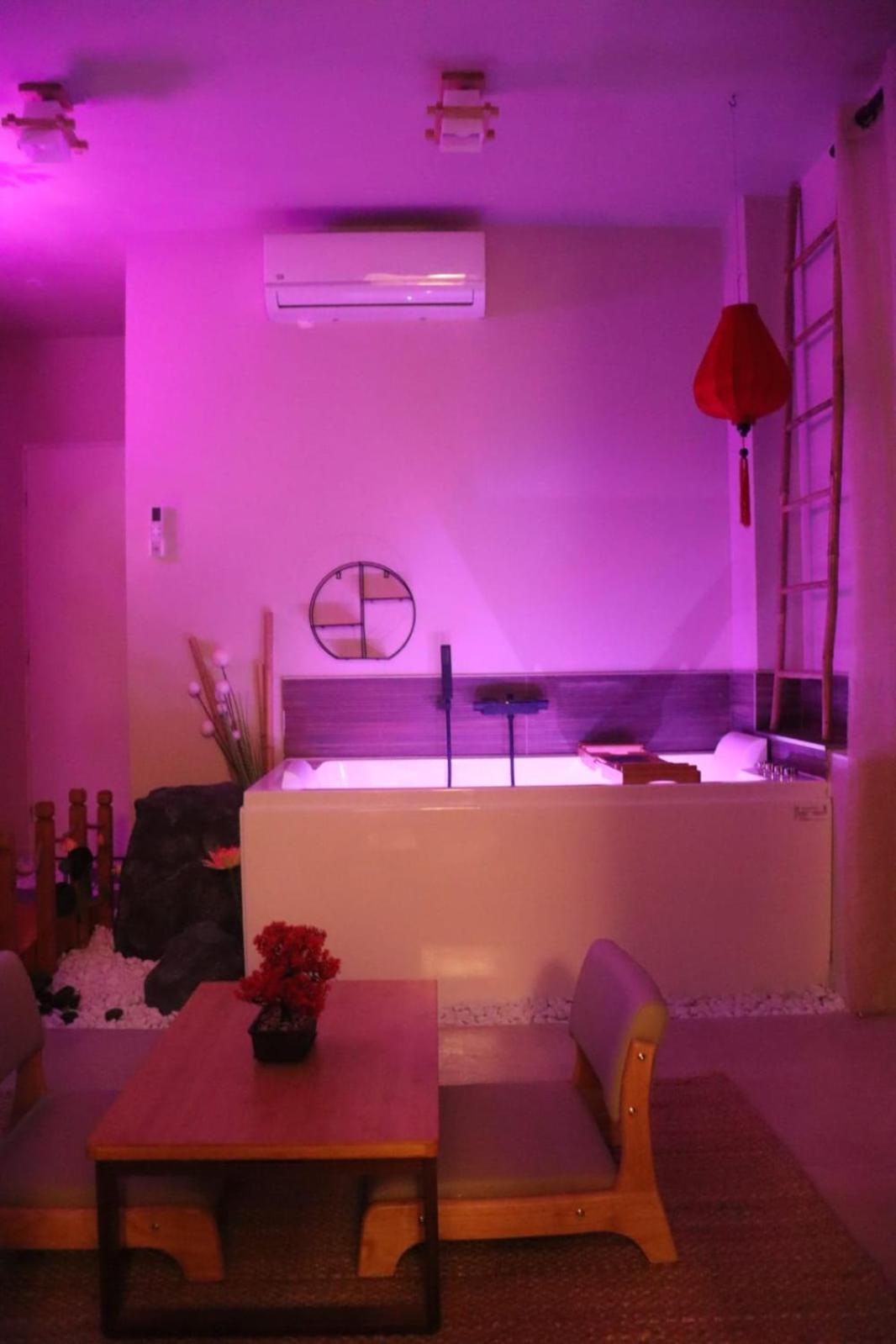 Loveroom Japon Avec Balneotherapie ตูลง ภายนอก รูปภาพ