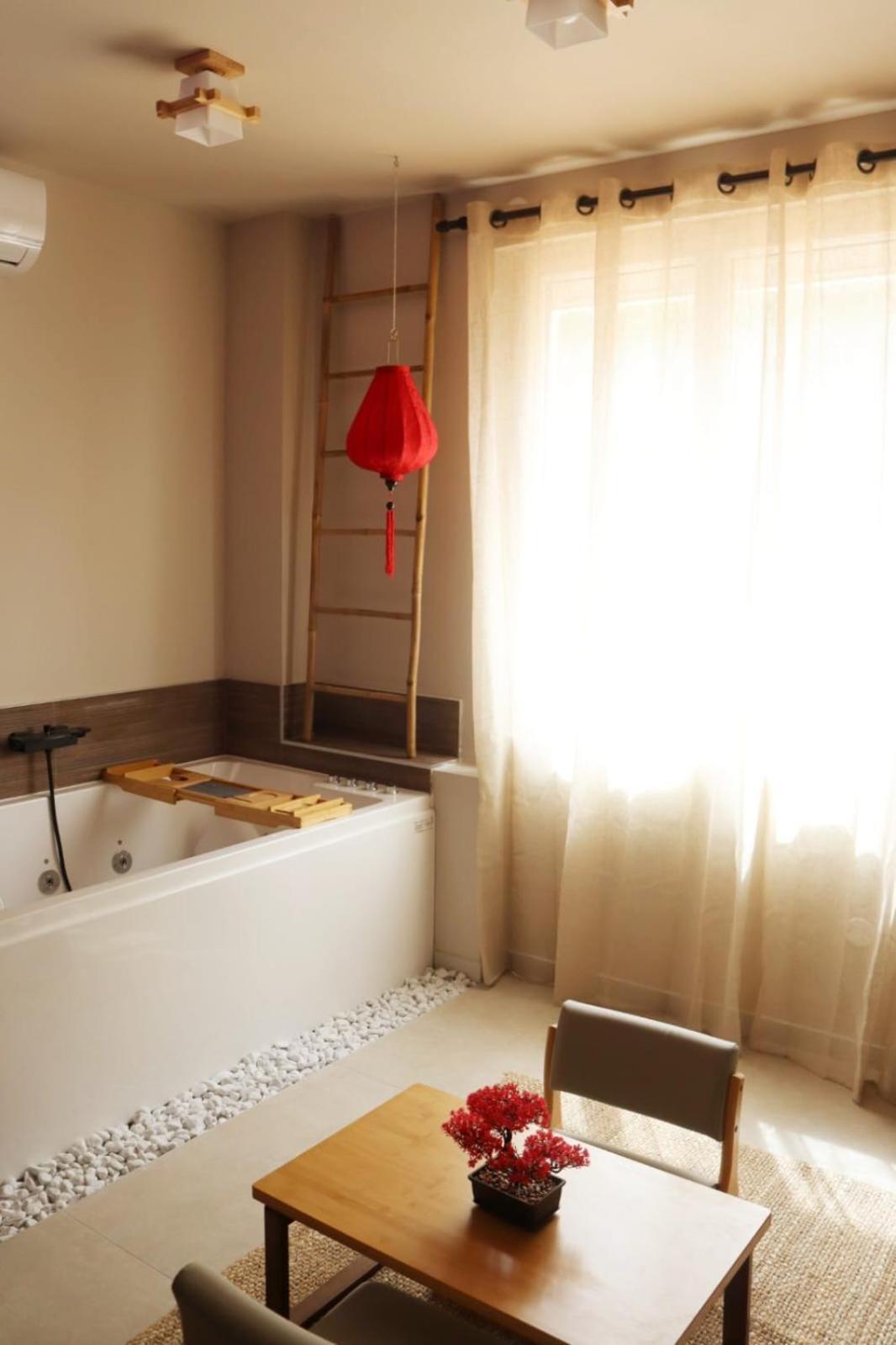 Loveroom Japon Avec Balneotherapie ตูลง ภายนอก รูปภาพ