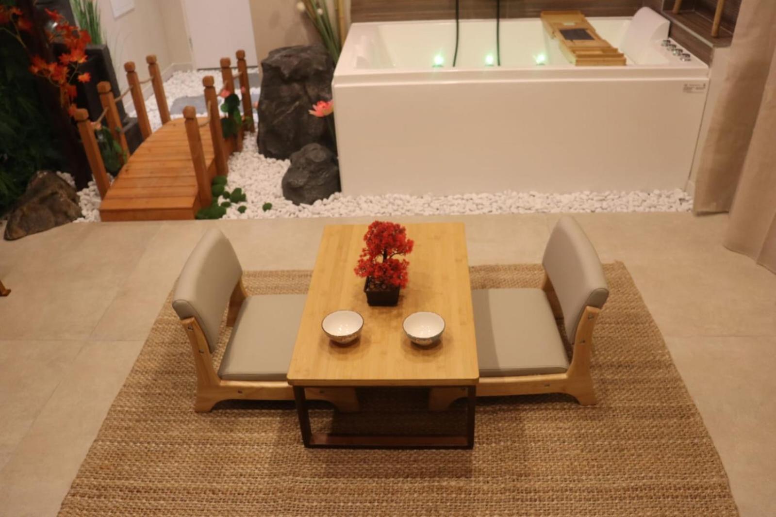 Loveroom Japon Avec Balneotherapie ตูลง ภายนอก รูปภาพ